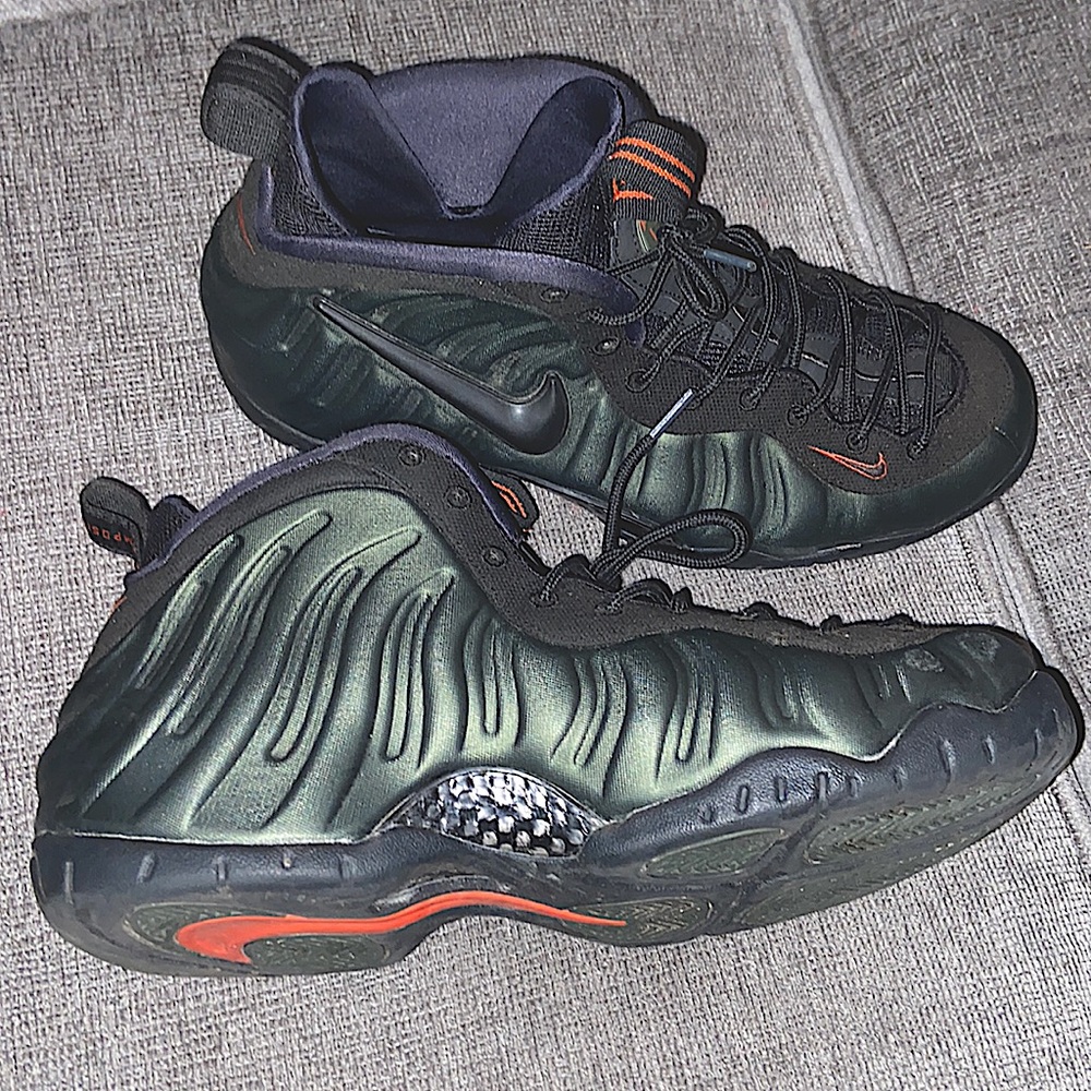 Size 10.5 hunter green foamposite